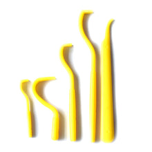 Load image into Gallery viewer, 5Pcs/Set Tick Removal Hook Tool Clip Portable Cat Dog Supplies Tick Picker Flea Removal Tool Pet Comb Cat Dog Horse Accessories
