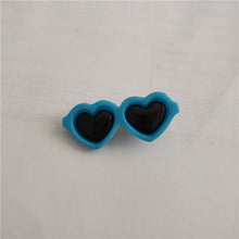 Load image into Gallery viewer, New Pet Lovely Heart Sunglasses Hairpins Pet Dog Bows Hair Clips for Puppy Dogs Cat Yorkie Teddy Pet Hair Decor Pet Supplies 1pc
